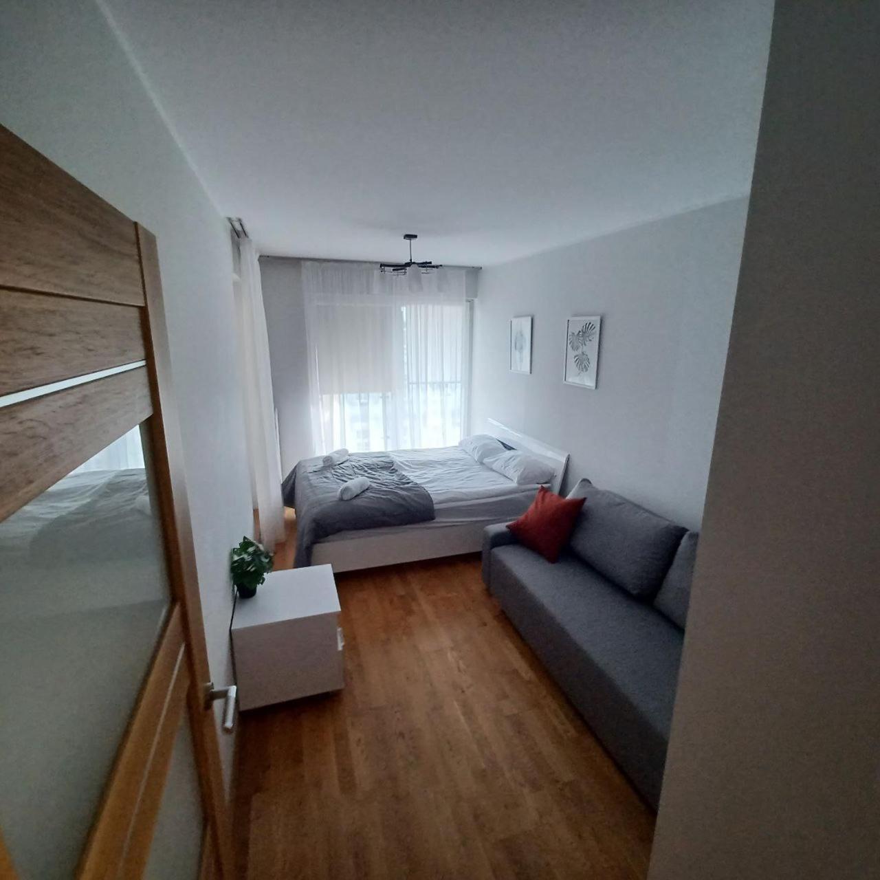 Apart City Center - 3 Rooms - Parking Place Wroclaw Bagian luar foto