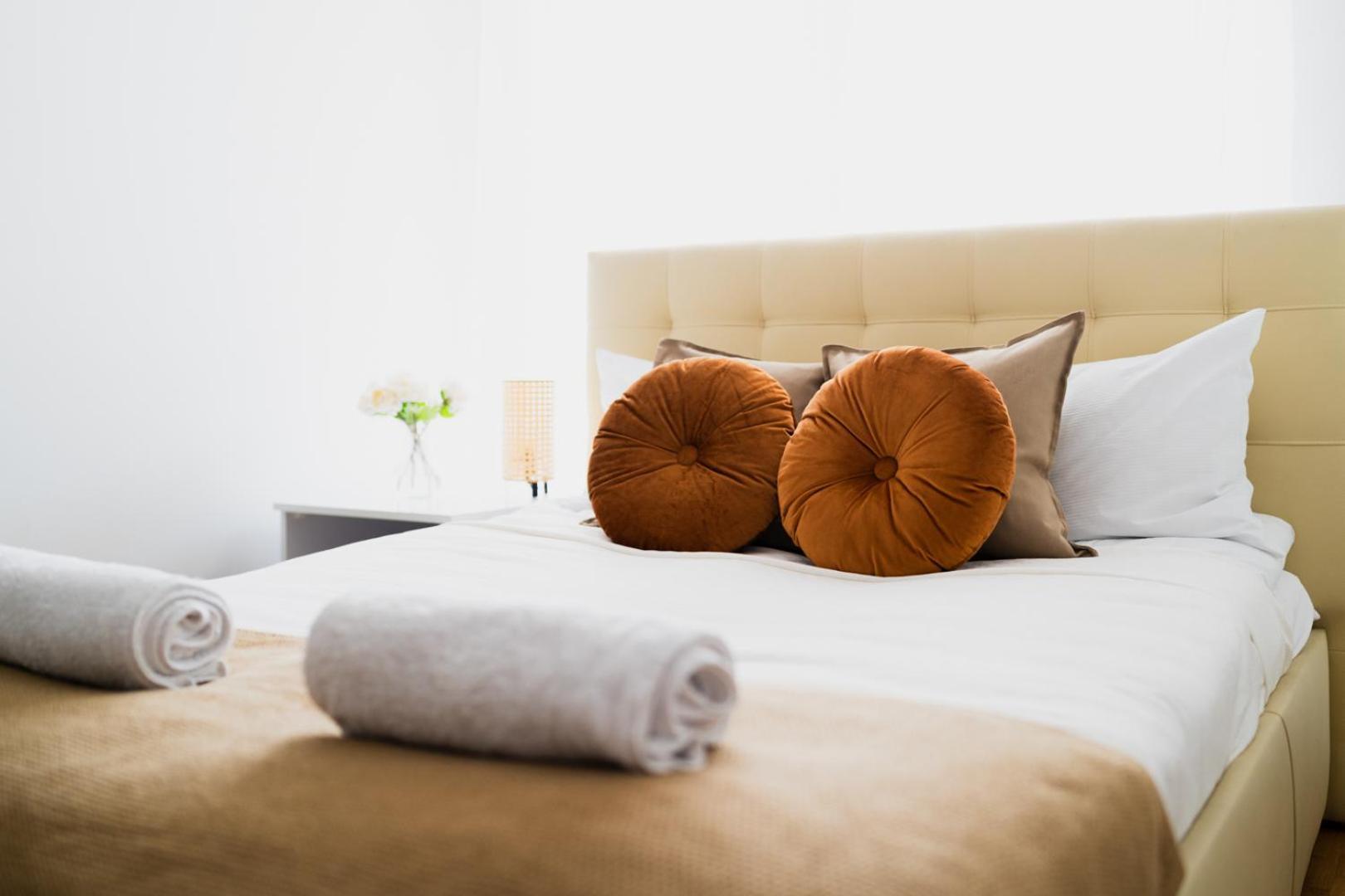 Apart City Center - 3 Rooms - Parking Place Wroclaw Bagian luar foto